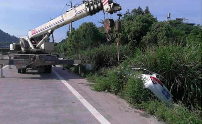 道里区重载吊车救援